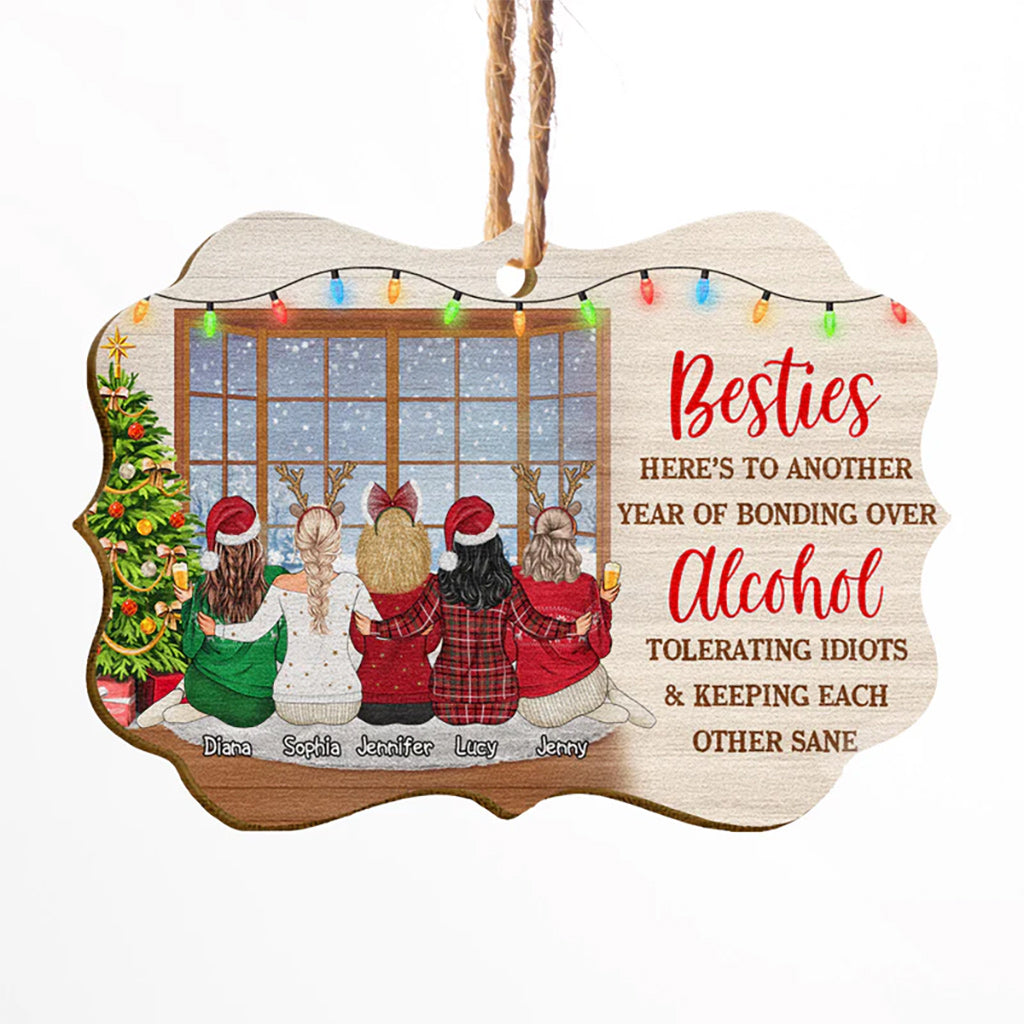 Auf ein weiteres Jahr voller Freundschaft und gemeinsamer Drinks – personalisierter Freundschafts-Weihnachtsbaumschmuck (beidseitig bedruckt)