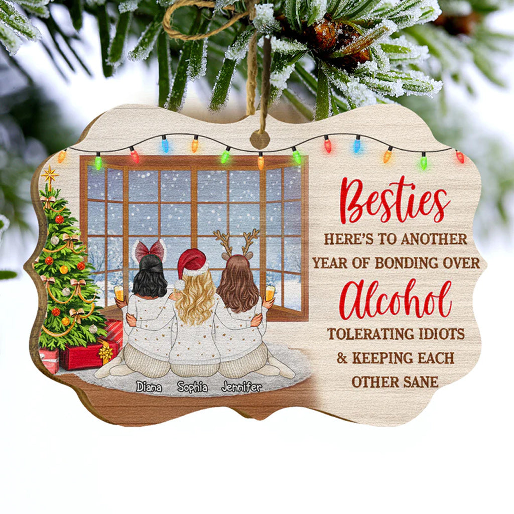 Auf ein weiteres Jahr voller Freundschaft und gemeinsamer Drinks – personalisierter Freundschafts-Weihnachtsbaumschmuck (beidseitig bedruckt)