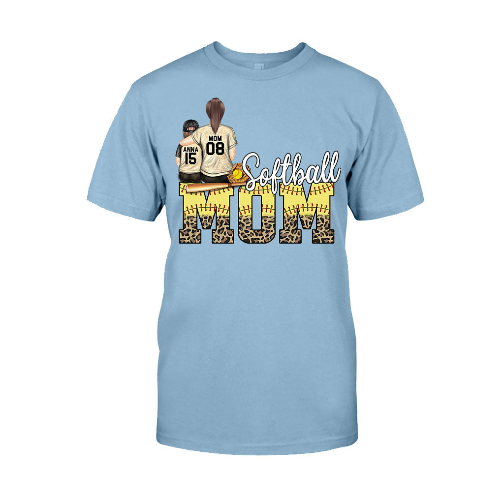 Softball-Mama – Softball-Geschenk für Mama – Personalisiertes T-Shirt und Hoodie