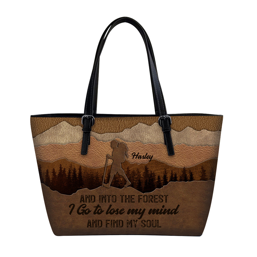 Und hinein in den Wald gehe ich – personalisierte Wandertasche aus Leder