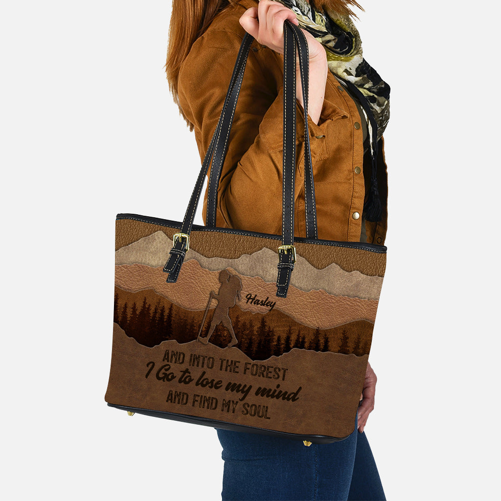 Und hinein in den Wald gehe ich – personalisierte Wandertasche aus Leder