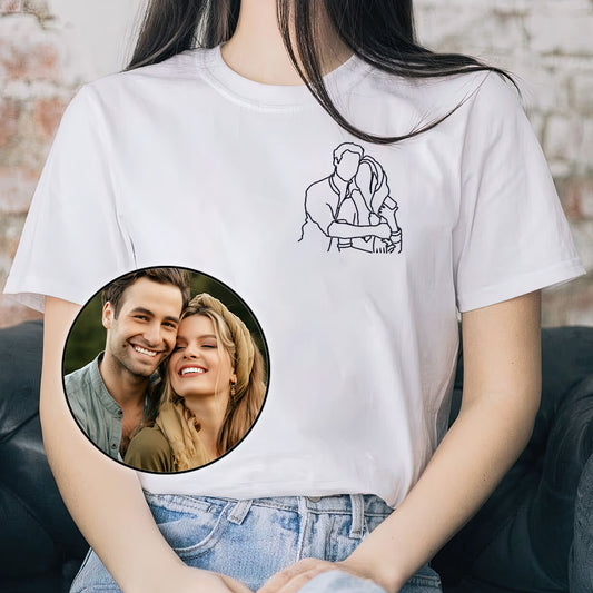 Individuelle Linienzeichnung – Personalisiertes, besticktes T-Shirt für Paare