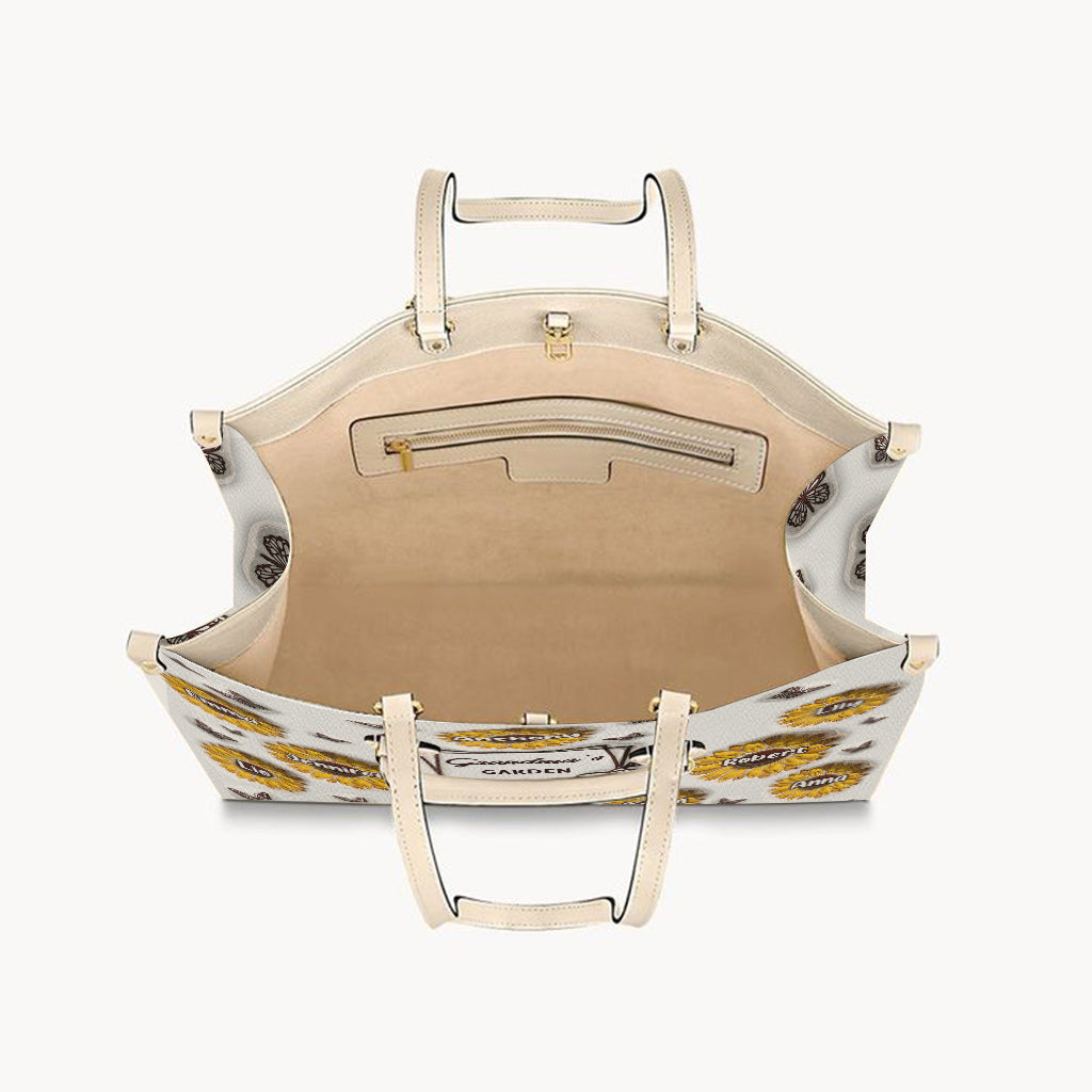 Omas Sonnenblumengarten – Geschenk für Oma – Personalisierte Lederhandtasche