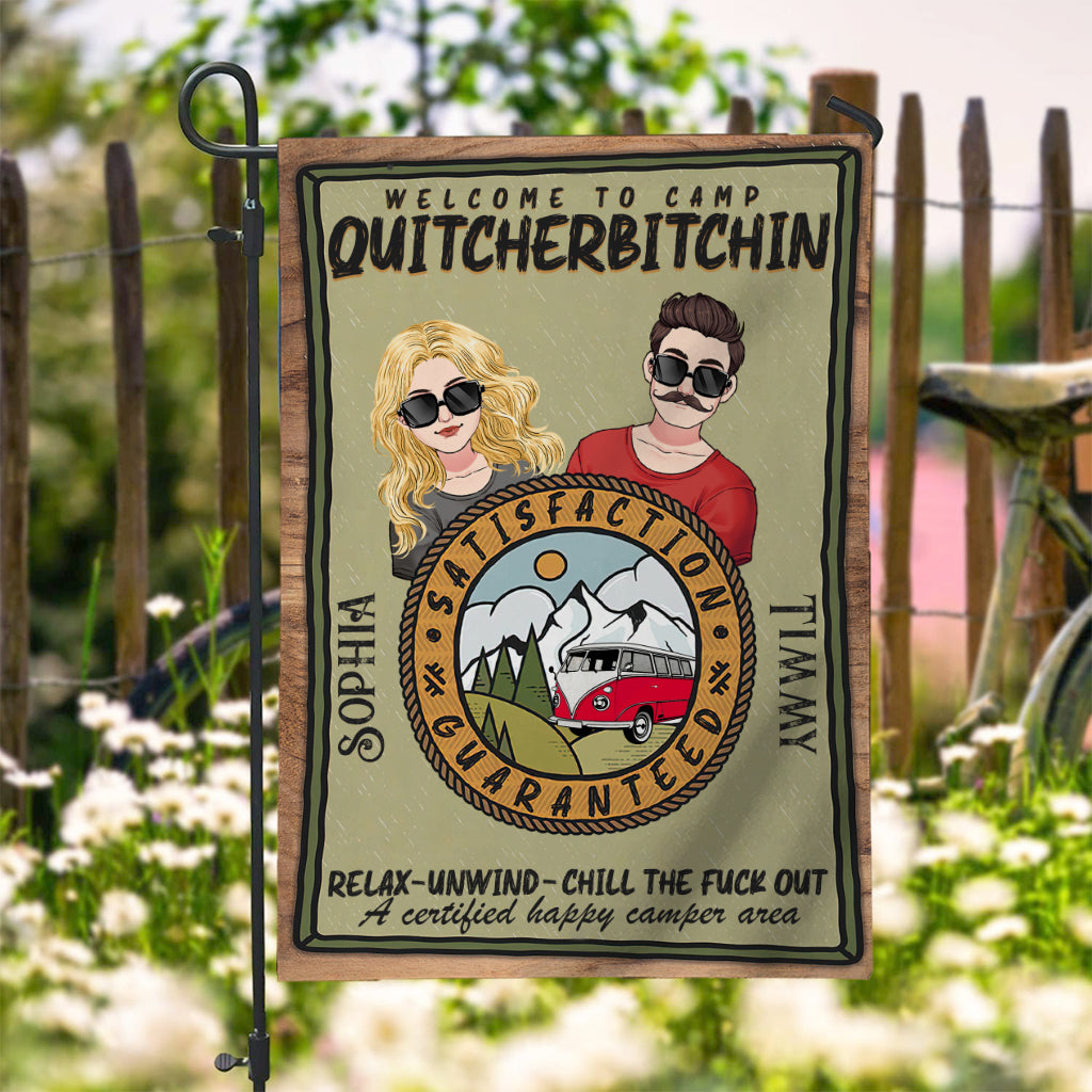 Willkommen im Camp Quitcherbitchin – Personalisierte Camping-Gartenflagge