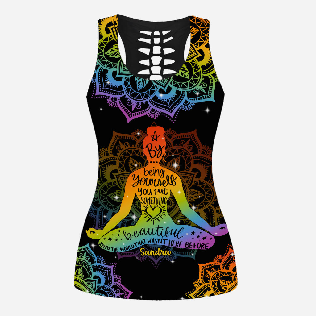 Sei du selbst – Personalisiertes Yoga Hollow Tanktop und Leggings