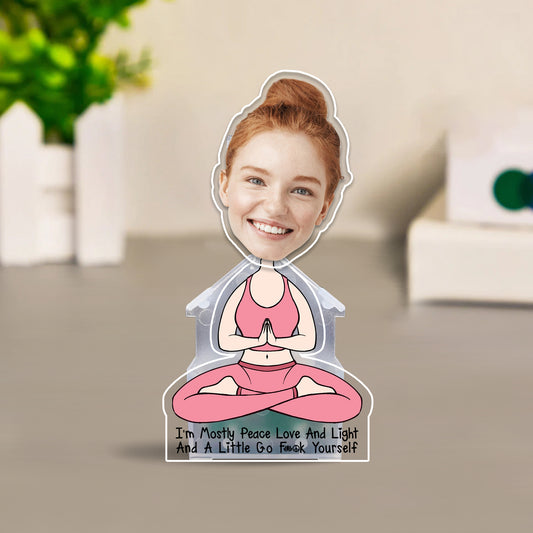 Ich bin vor allem Frieden, Liebe und Licht – personalisierte Yoga-Kopfschüttel-Geste