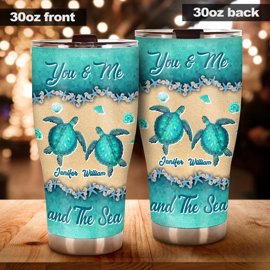 Salty Lil' Beach – Personalisierter Schildkröten-Trinkbecher