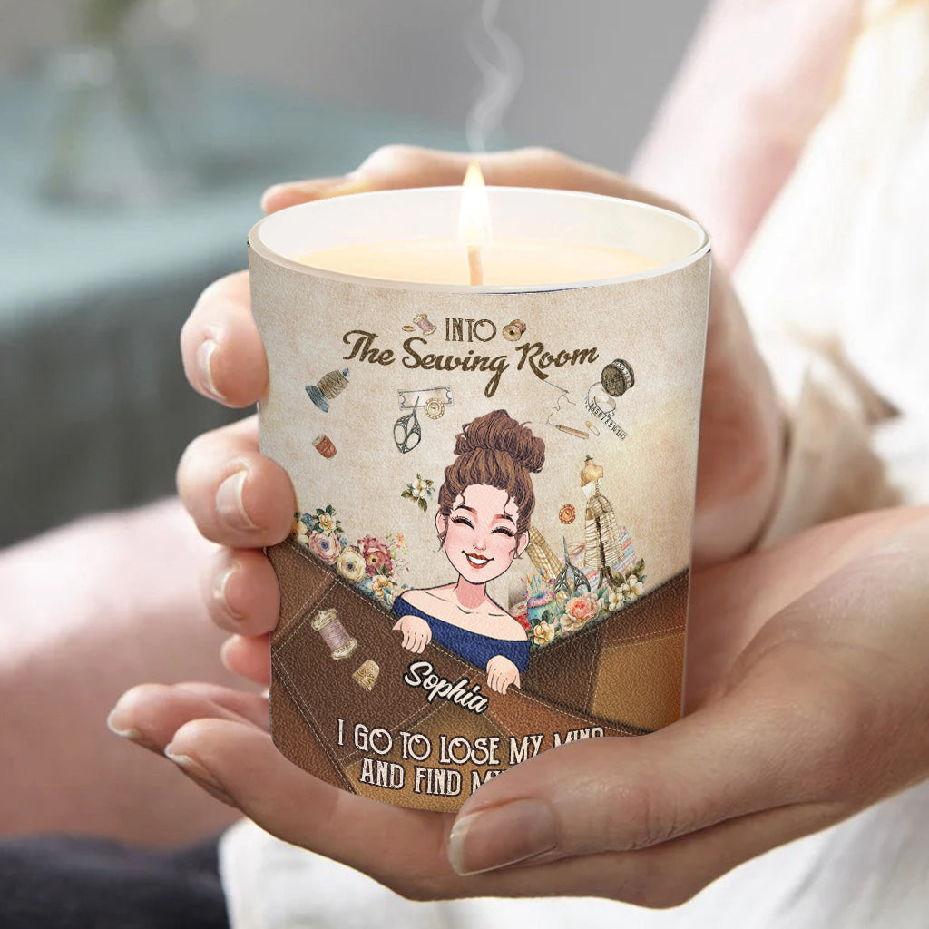 Und ab ins Nähzimmer! – Personalisierte Nähkerze mit Holzdeckel
