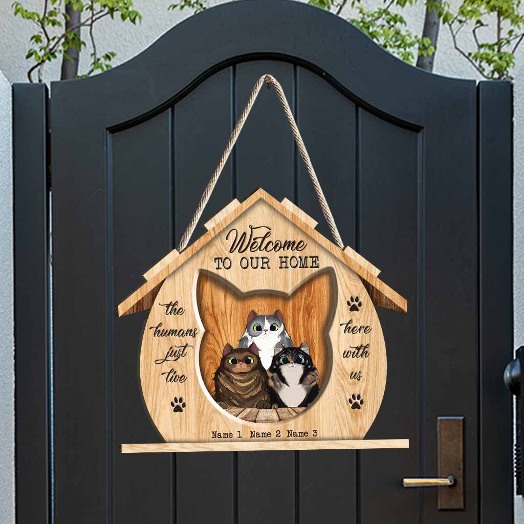 Willkommen in unserem Haus – personalisiertes Katzen-Holzschild