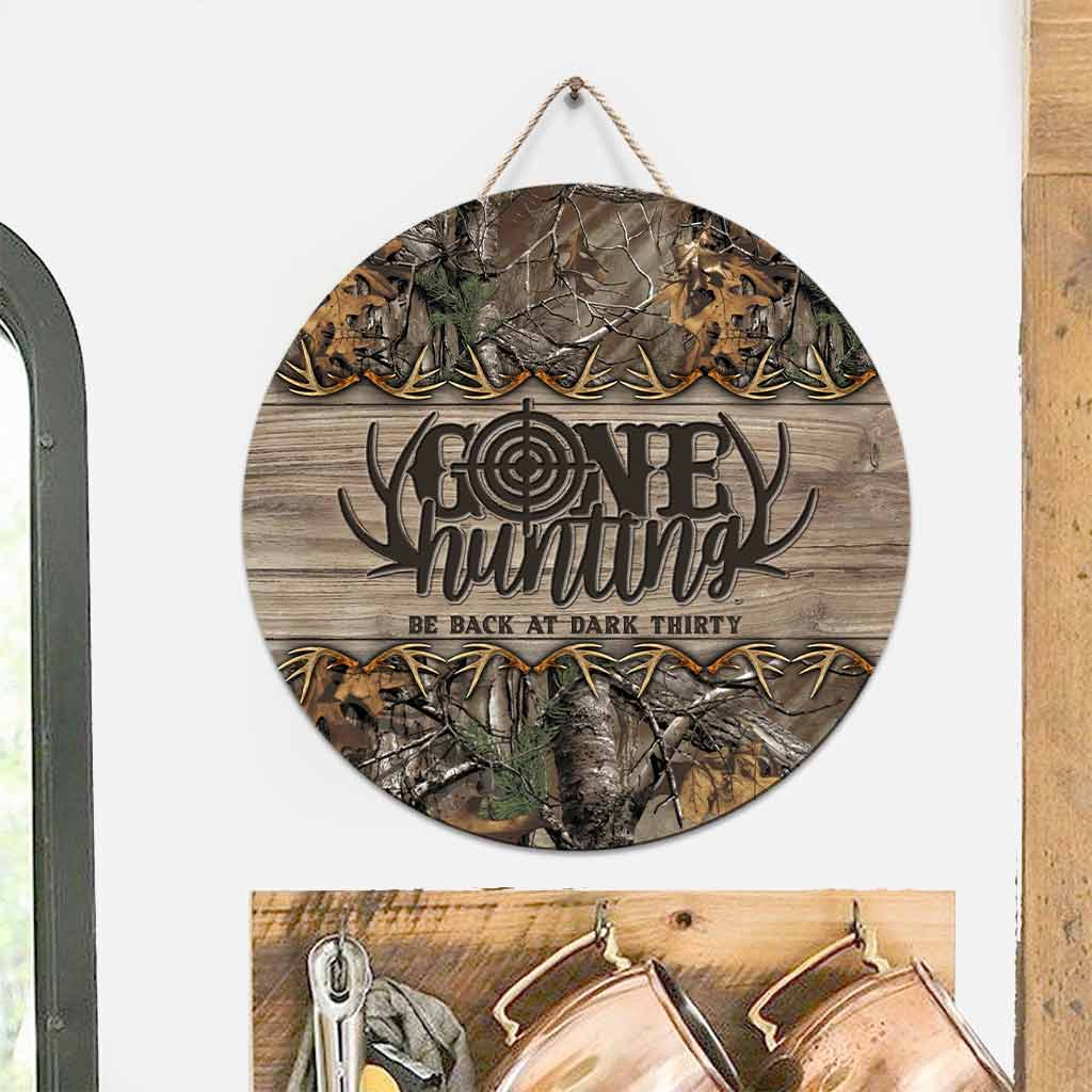 Rundes Holzschild „Auf der Jagd“