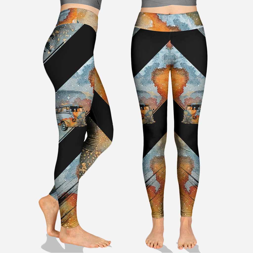 Ein Campingplatz nach dem anderen – Personalisierter Camping-Hoodie und Leggings