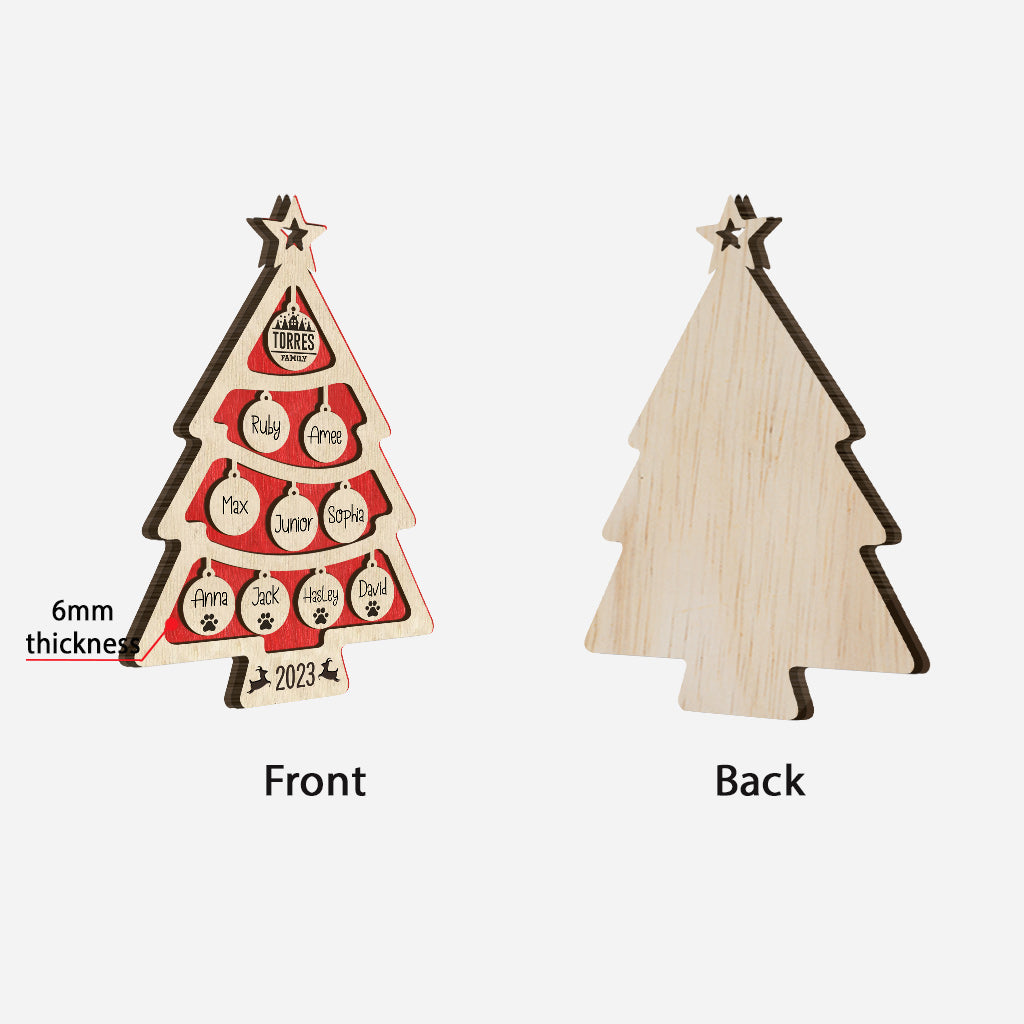 Weihnachtsbaum mit Familiennamen in vielen Farben – personalisierter, mehrlagiger Holzschmuck für die Familie