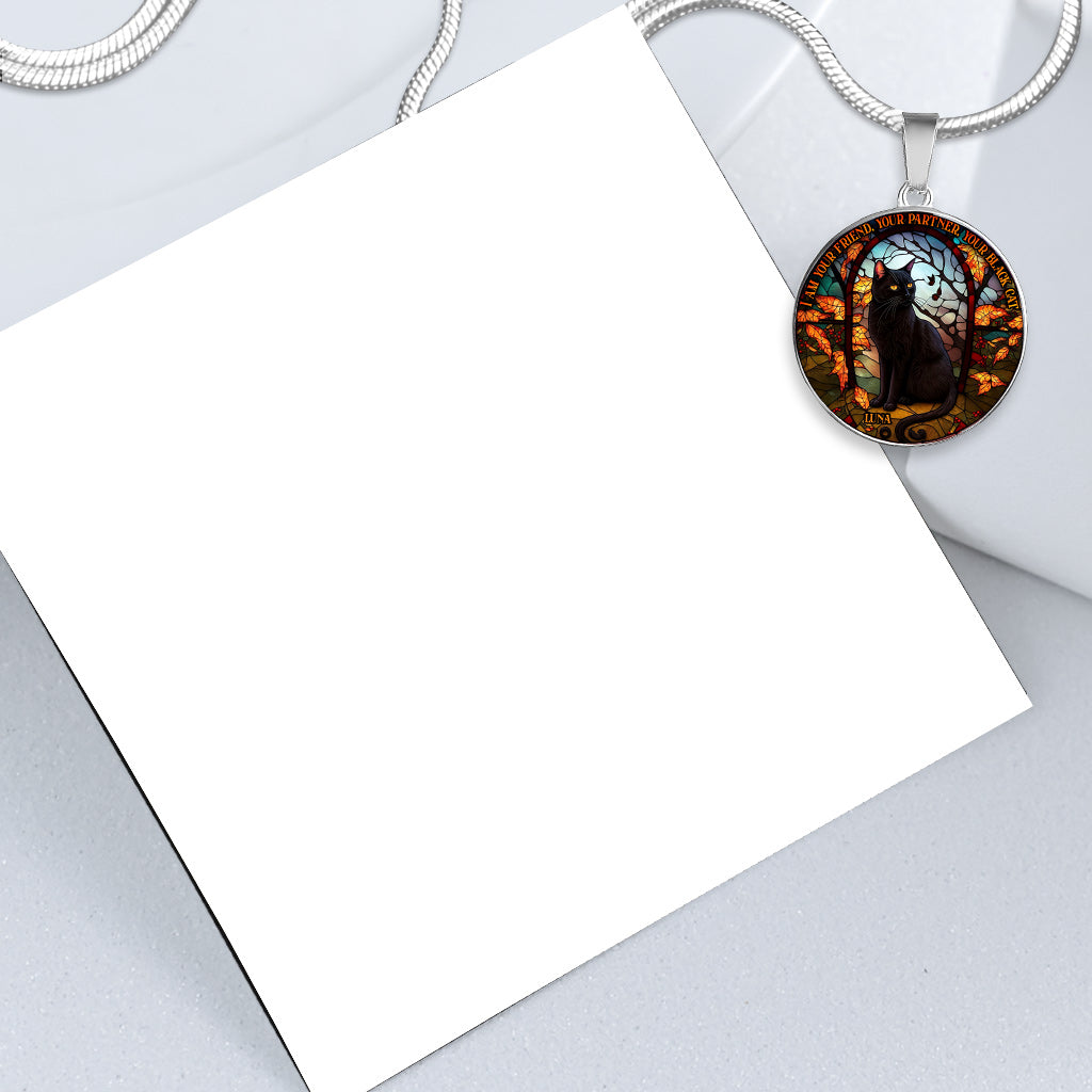 Schwarze Katze – Personalisierte Halskette mit rundem Anhänger in Form einer schwarzen Katze