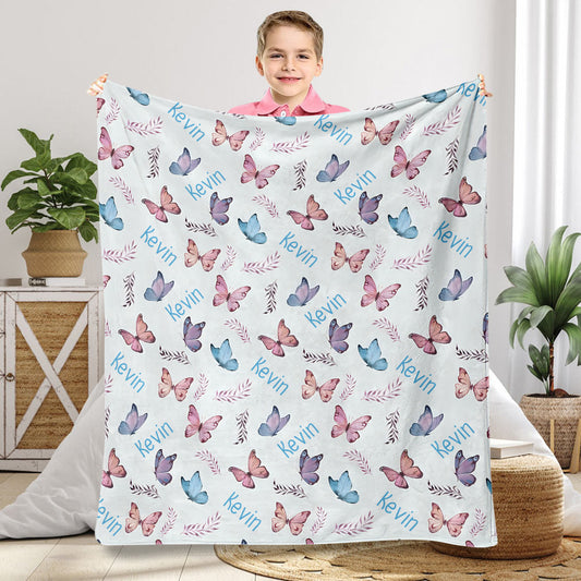 Schmetterlingsdecke mit individuellem Namen – personalisierte Decke für den Enkel