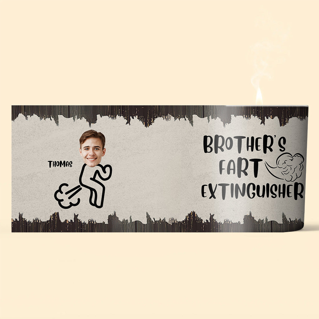 Furzlöscher – Geschenk für Papa, Oma, Opa, Mama, Onkel, Tante, Sohn, Tochter, Bruder, Schwester, Enkelin, Enkel, Ehemann, Ehefrau, Freund, Freundin, Freund – Personalisierte Kerze mit Holzdeckel