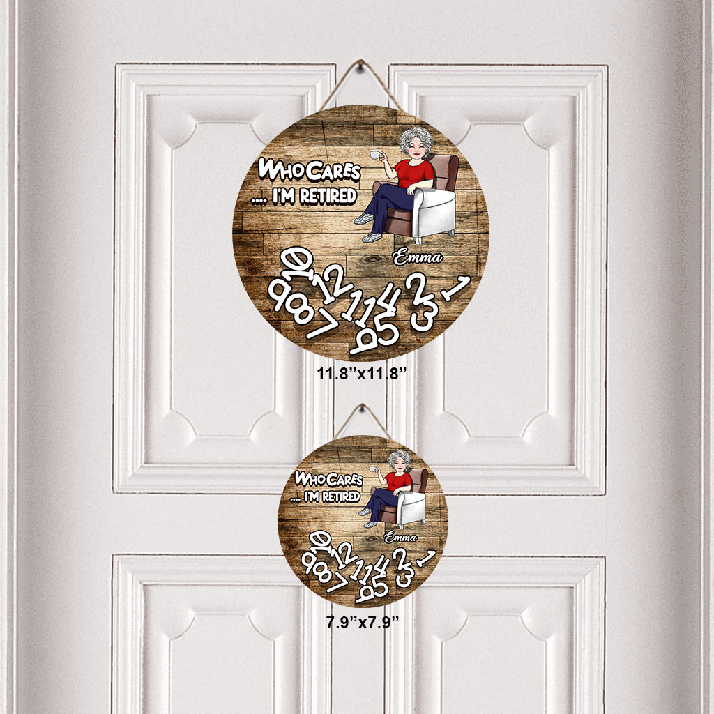 Wen interessiert's, ich bin im Ruhestand? - Personalisiertes rundes Holzschild für Rentner