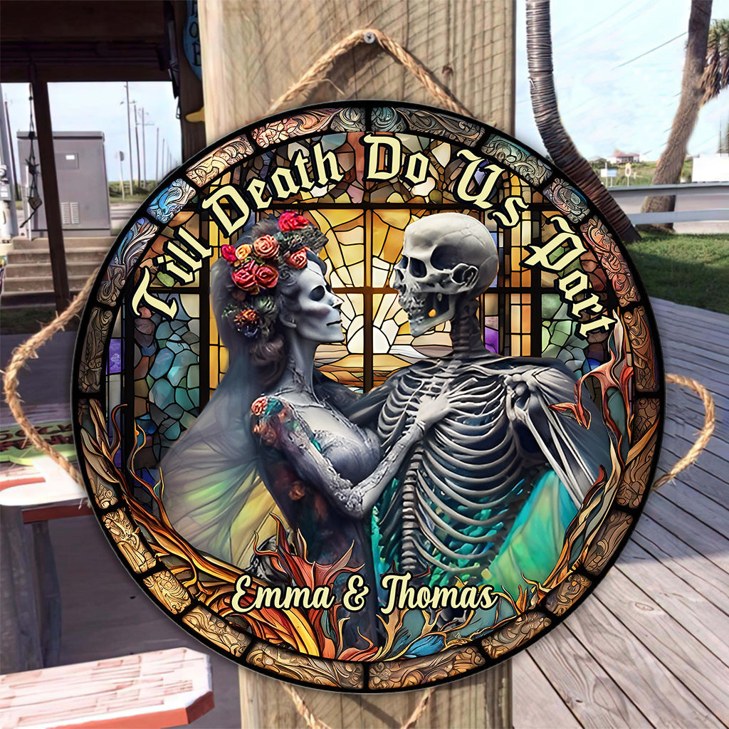 „Du und ich, wir schaffen das“ – Personalisiertes Totenkopf-Rundschild aus Holz