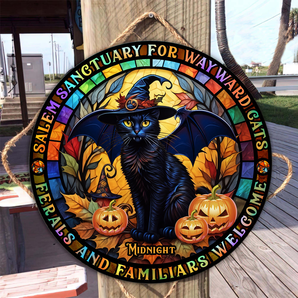 Salem Sanctuary für heimatlose Katzen – Personalisiertes rundes Holzschild mit schwarzer Katze