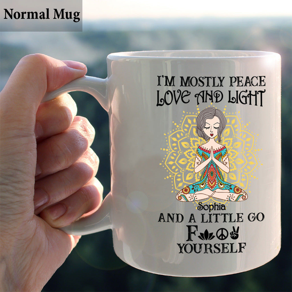 Ich bin vor allem Frieden, Liebe und Licht – personalisierte Yoga-Tasse
