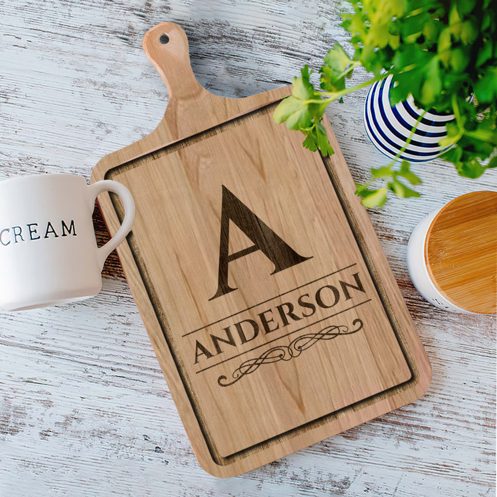Graviertes Holzschneidebrett – Personalisiertes Kochschneidebrett