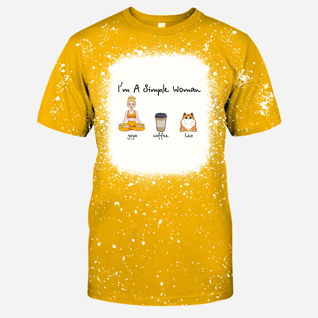 Ich bin eine einfache Frau – Yoga-Geschenk für Hunde- und Katzenliebhaber – Personalisiertes, gebleichtes T-Shirt