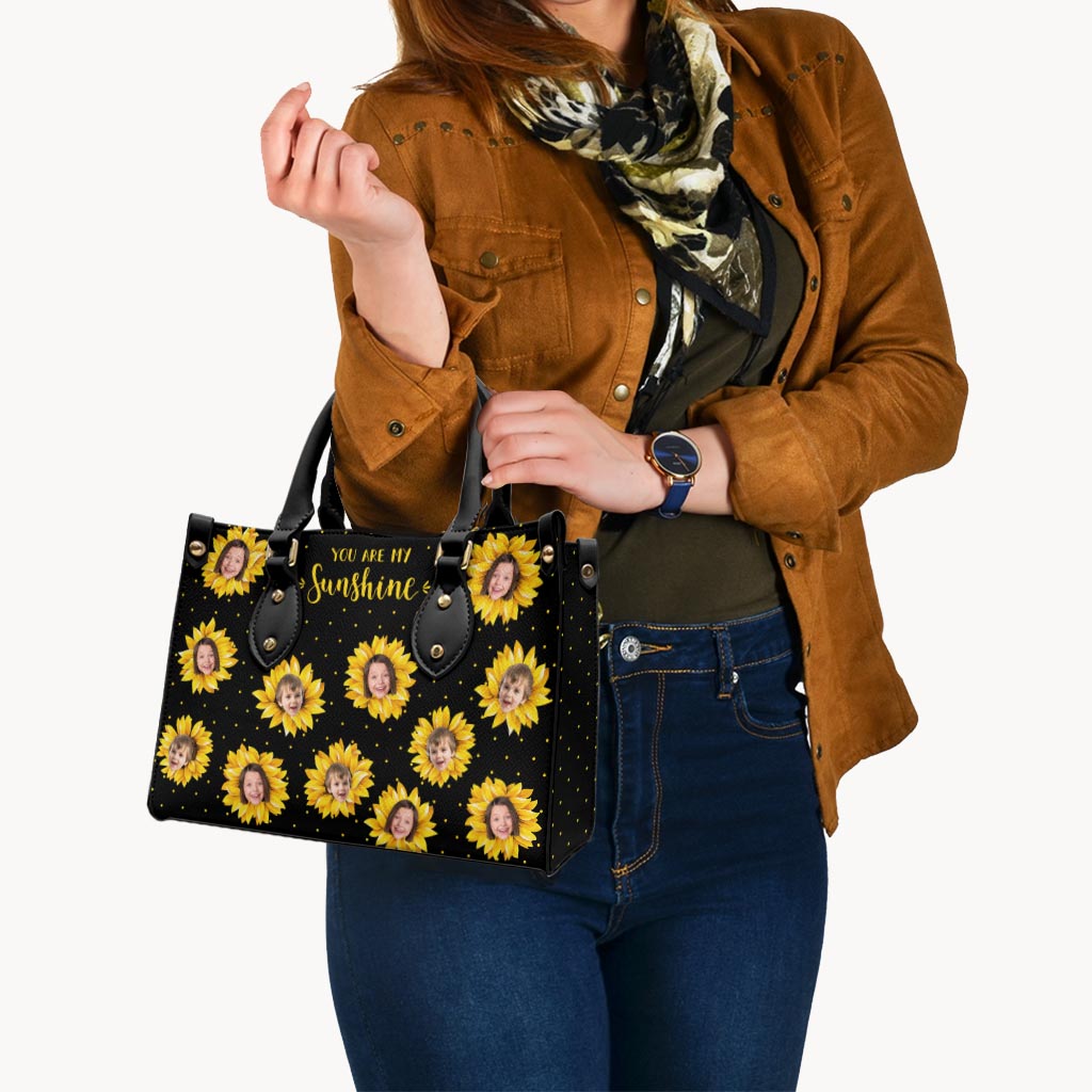 Omas Garten – Geschenk für Oma, Mama – Personalisierte Lederhandtasche