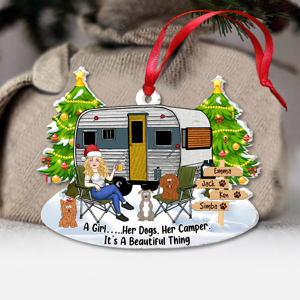 Ein Mädchen und ihr Hund – Campinggeschenk für Hundeliebhaber – Personalisierter Weihnachtsschmuck