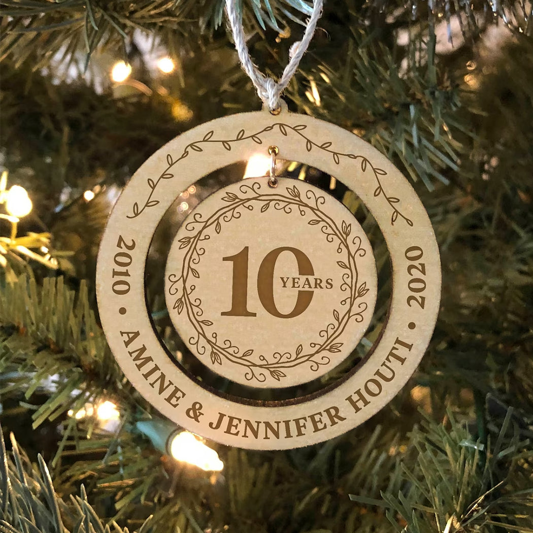 Alles Gute zum Jahrestag – Geschenk für Freundin, Freund – Personalisierter 2-teiliger Holzschmuck