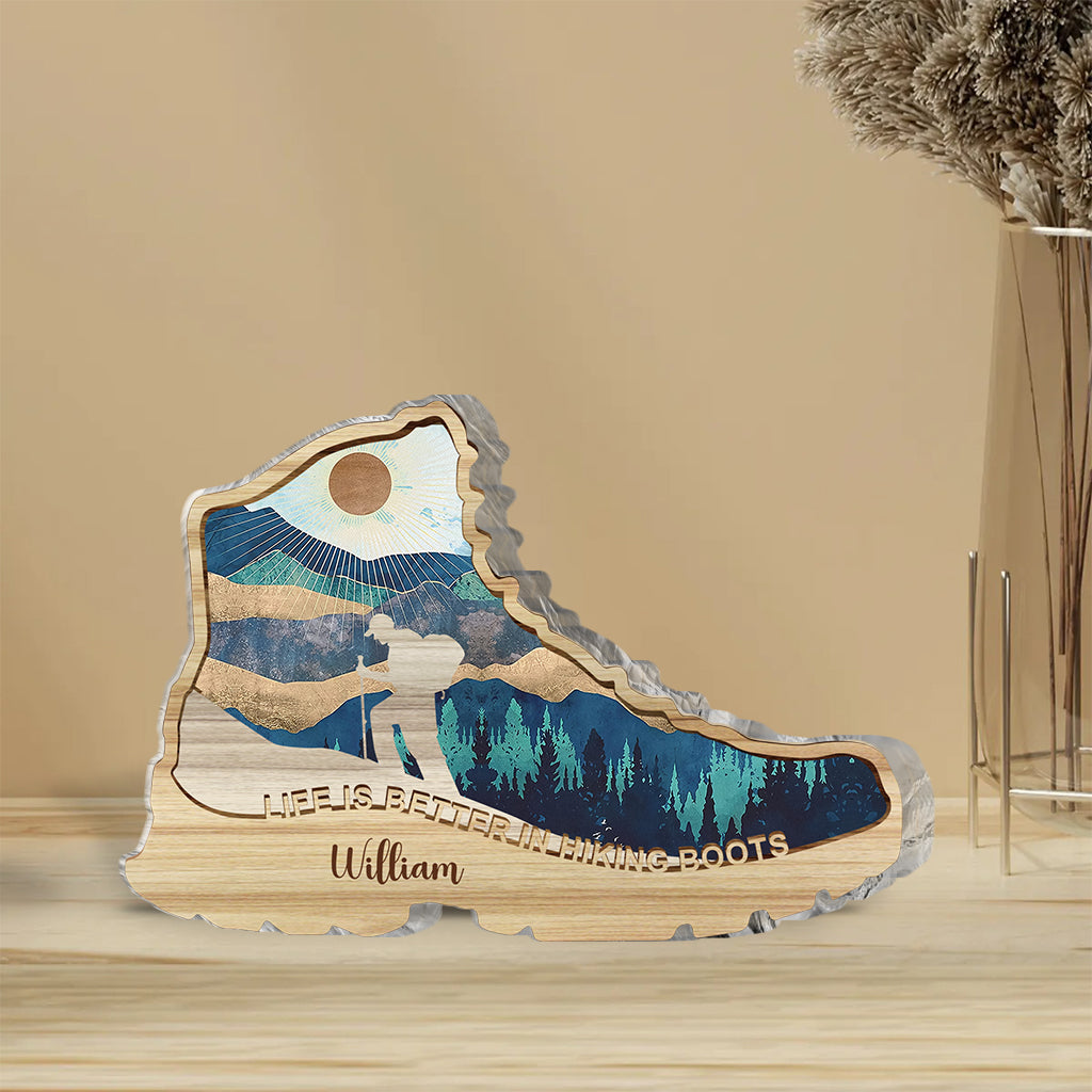 Das Leben ist besser in Wanderschuhen – personalisierte Acrylplakette in individueller Wanderform