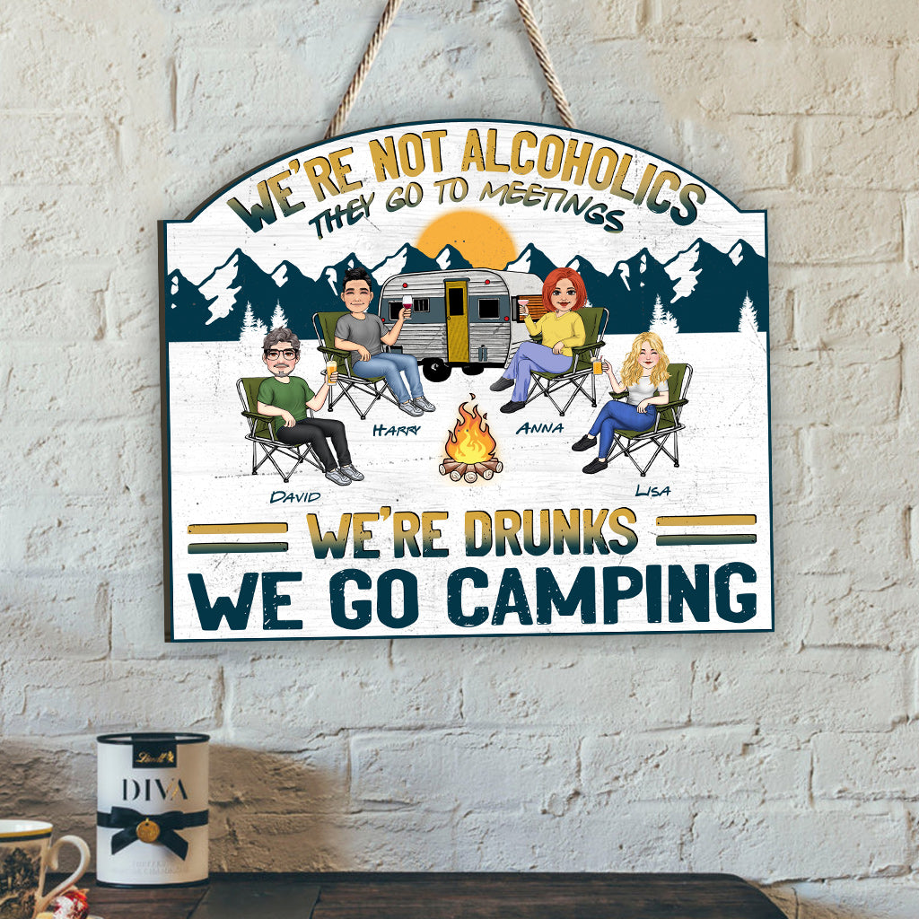Wir sind Betrunkene, wir gehen zelten - Personalisiertes Camping-Holzschild