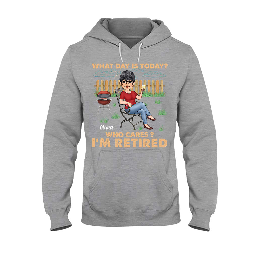 Welcher Tag ist heute? Wen interessiert's? - Personalisiertes T-Shirt und Hoodie für Rentner