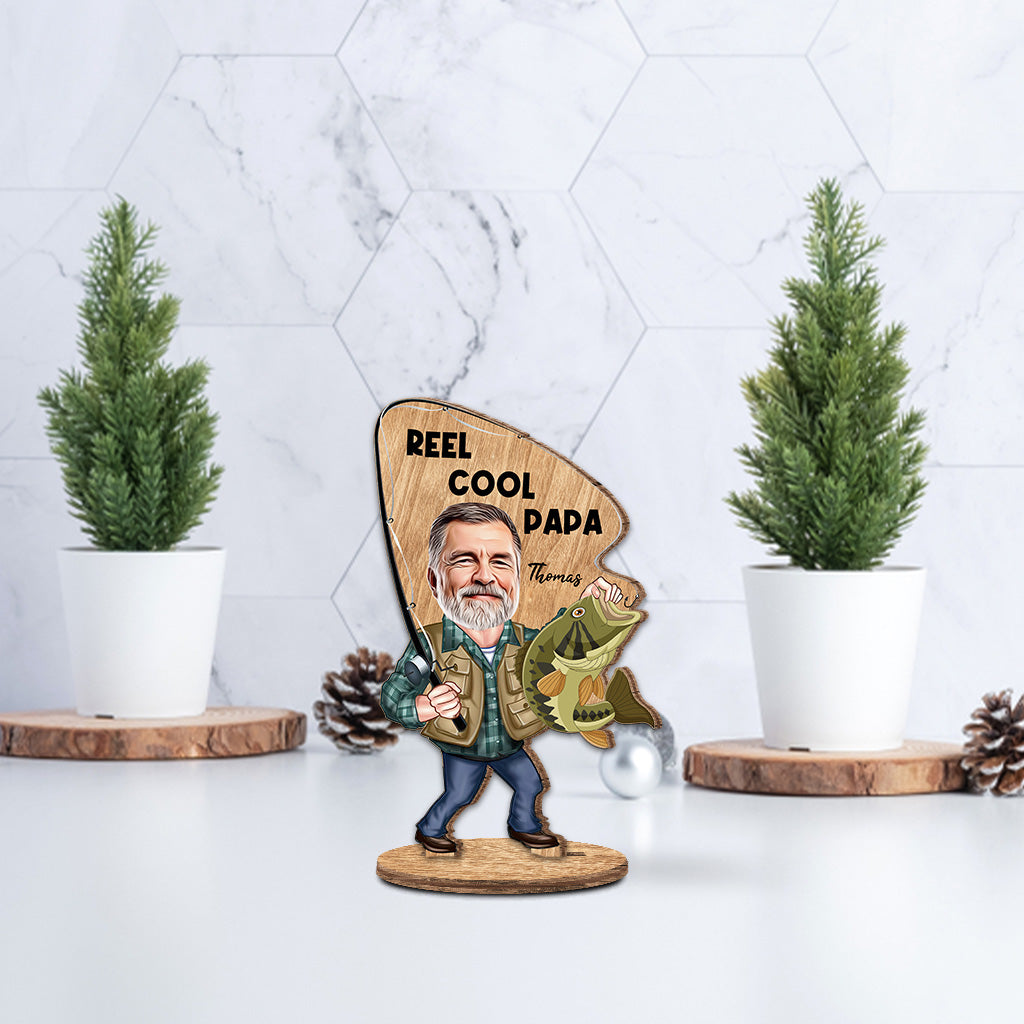 Reel Cool – Angelgeschenk für Papa, ihn, Ehemann, Opa – Personalisierte, freistehende Holzplakette