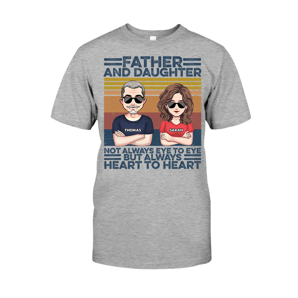 Wie der Vater, so der Sohn – Geschenk für Papa – Personalisiertes T-Shirt und Hoodie