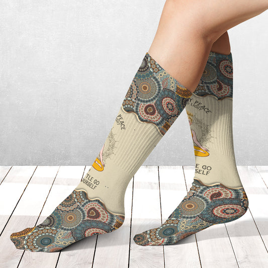 Ich bin vor allem Frieden, Liebe und Licht – personalisierte Yoga-Socken
