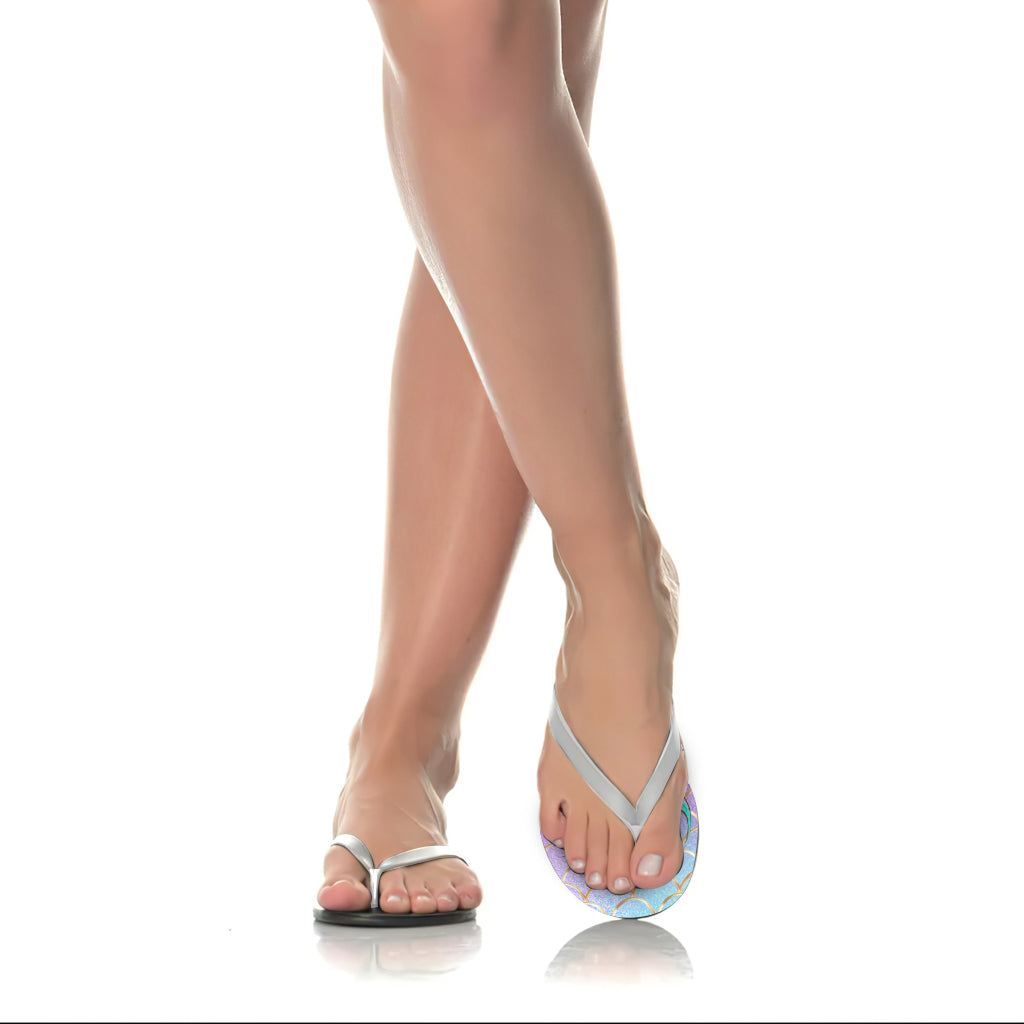 Meerjungfrau im Ozean – Personalisierte Flip-Flops für Meeresliebhaber