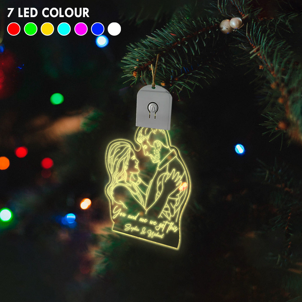 Strichzeichnung eines Paares – Personalisierte LED-Acryl-Anhänger für Paare