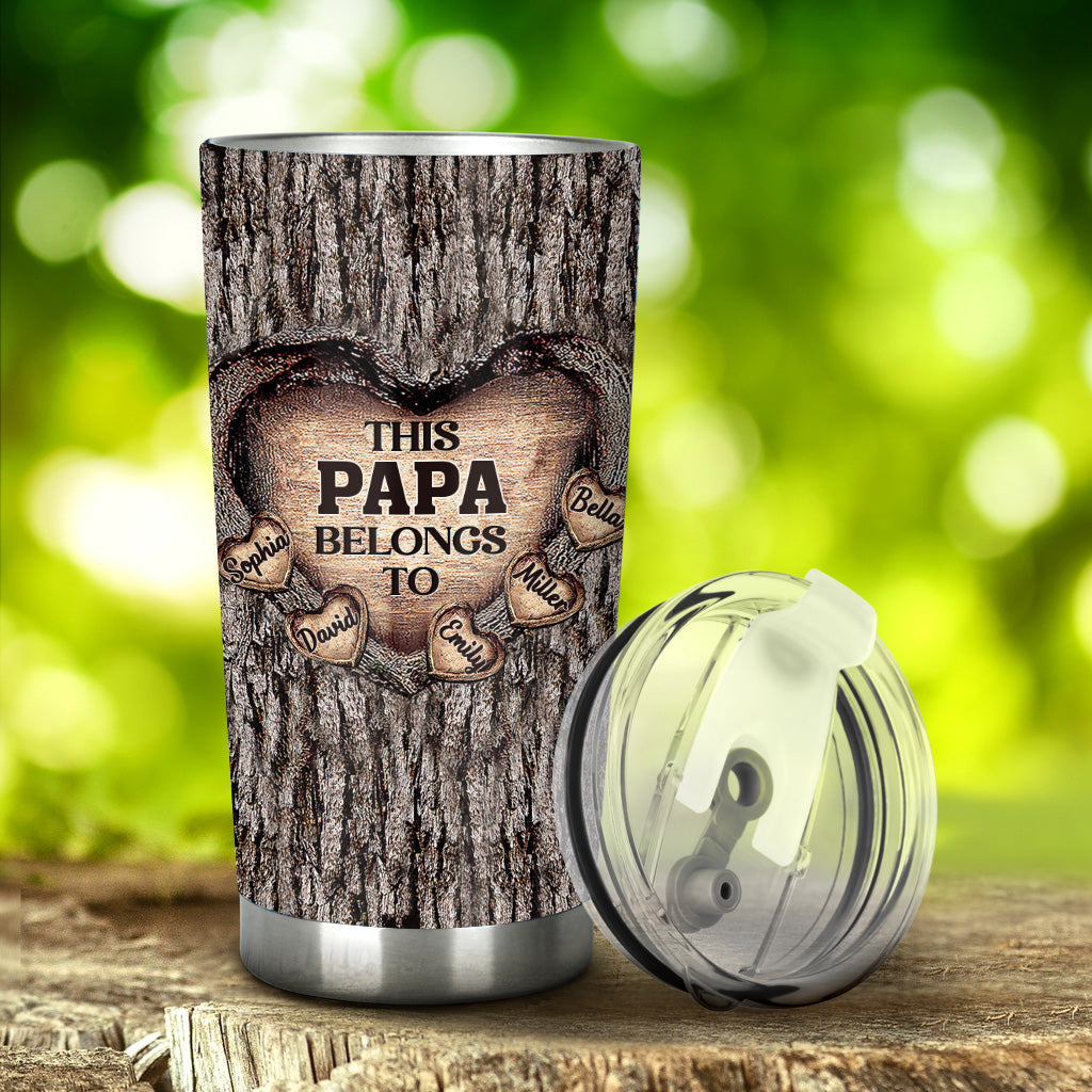 Papas Herz – Geschenk für Papa, Oma, Opa, Mama, Onkel, Tante, Bruder, Schwester – Personalisierter Trinkbecher