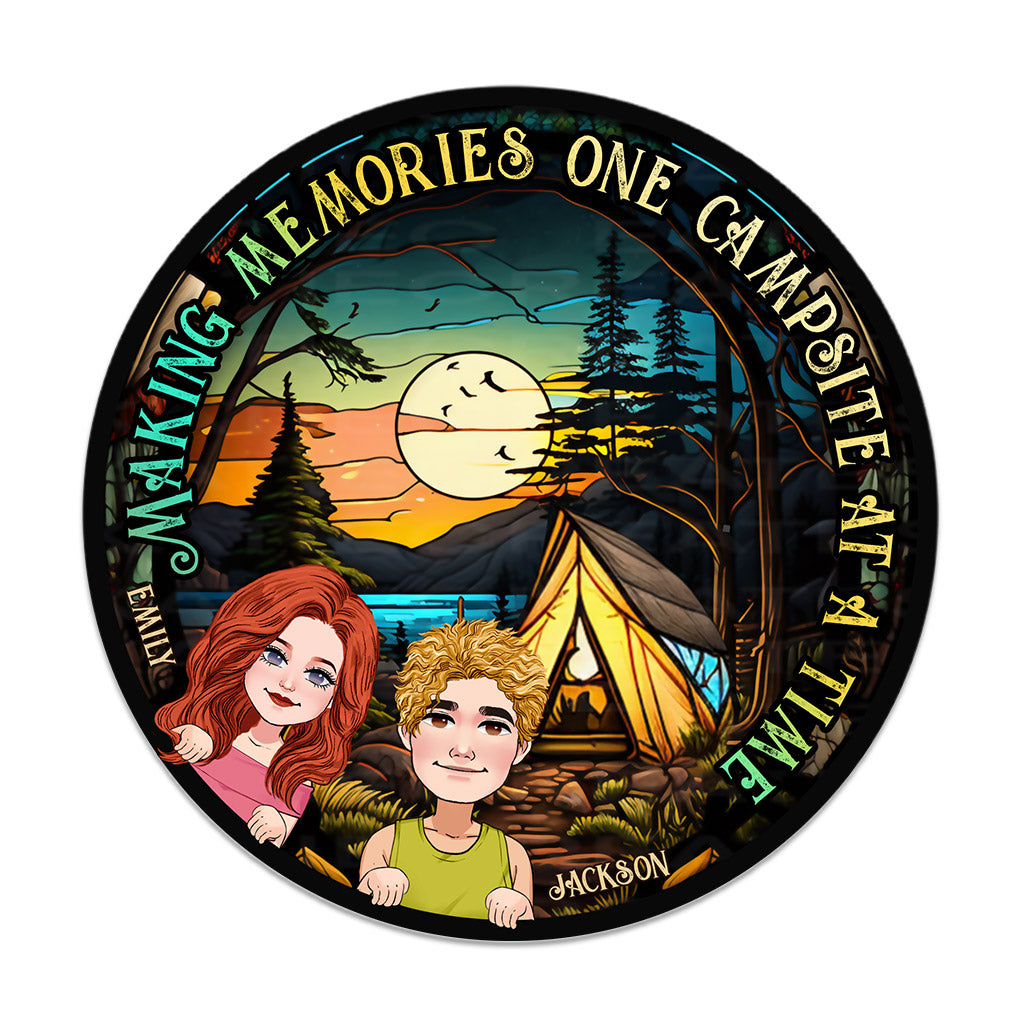 Erinnerungen schaffen – Personalisiertes rundes Camping-Holzschild