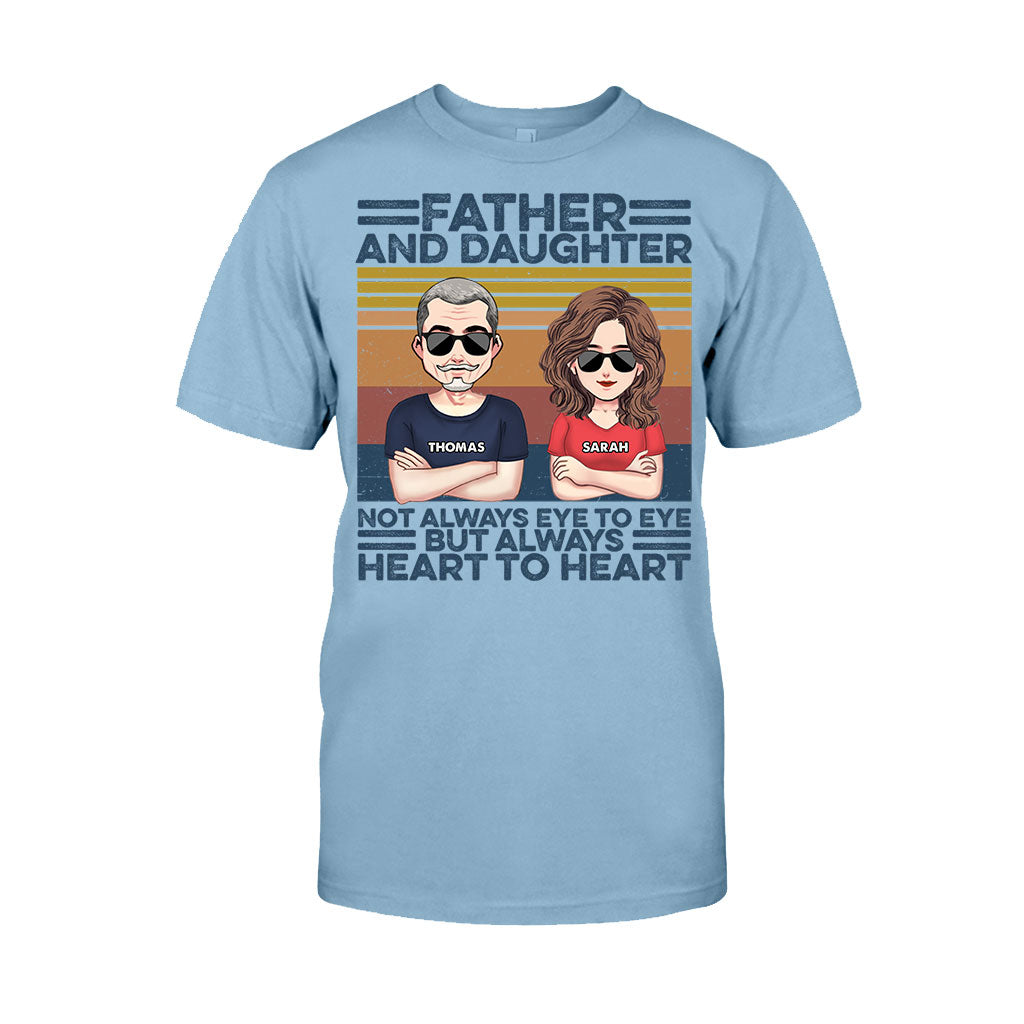 Wie der Vater, so der Sohn – Geschenk für Papa – Personalisiertes T-Shirt und Hoodie