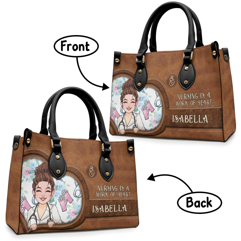 Krankenpflege ist eine Herzensangelegenheit – Personalisierte Lederhandtasche für Krankenschwestern