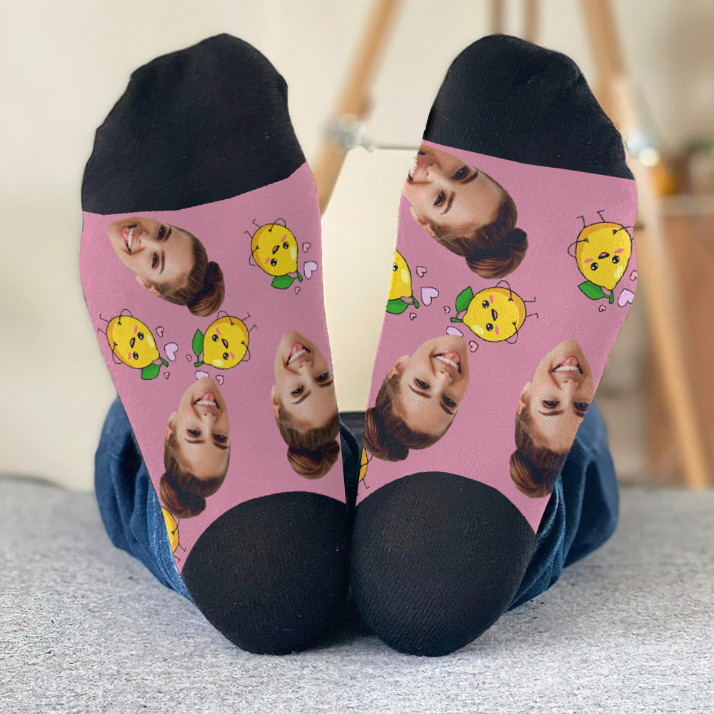 Lustiges Symbolmuster – Personalisierte Socken für die Tante