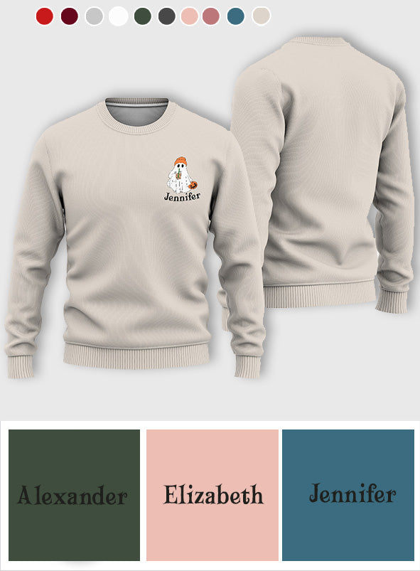 Eiskaffee mit kleinem Geist – personalisierter Halloween-Pullover