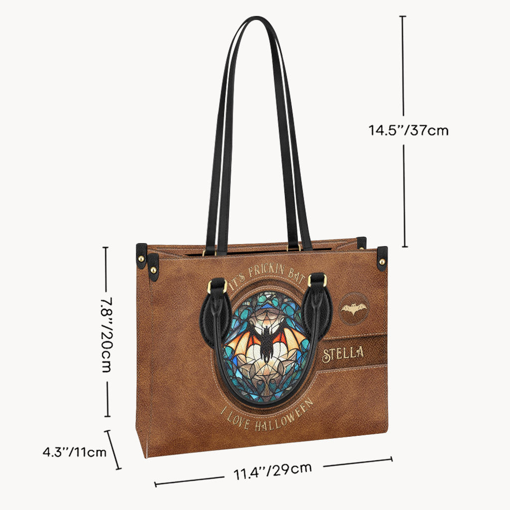 Es ist verdammt nochmal Fledermaus, ich liebe Halloween - Personalisierte Hexen-Lederhandtasche