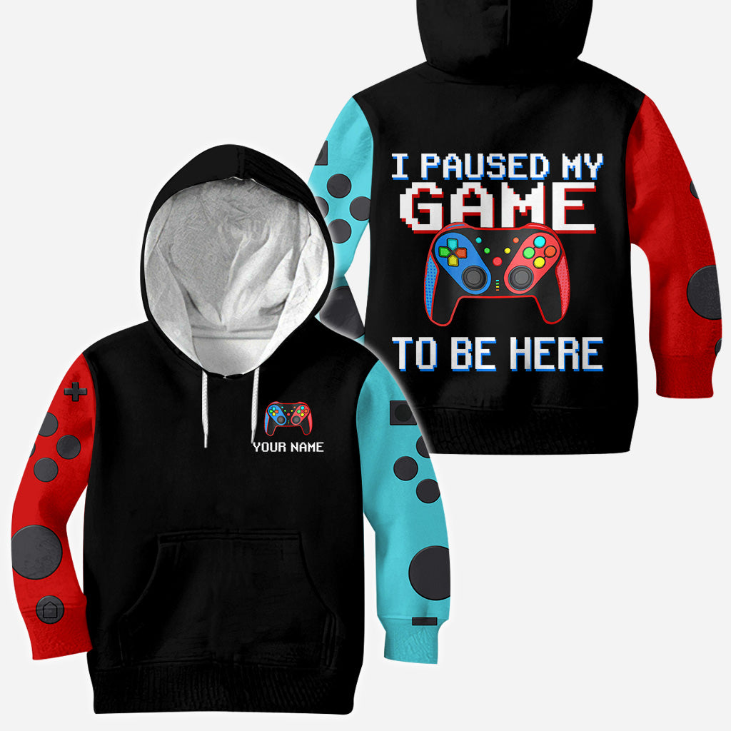 Ich habe mein Spiel pausiert, um hier zu sein – Personalisiertes Videospiel-Shirt