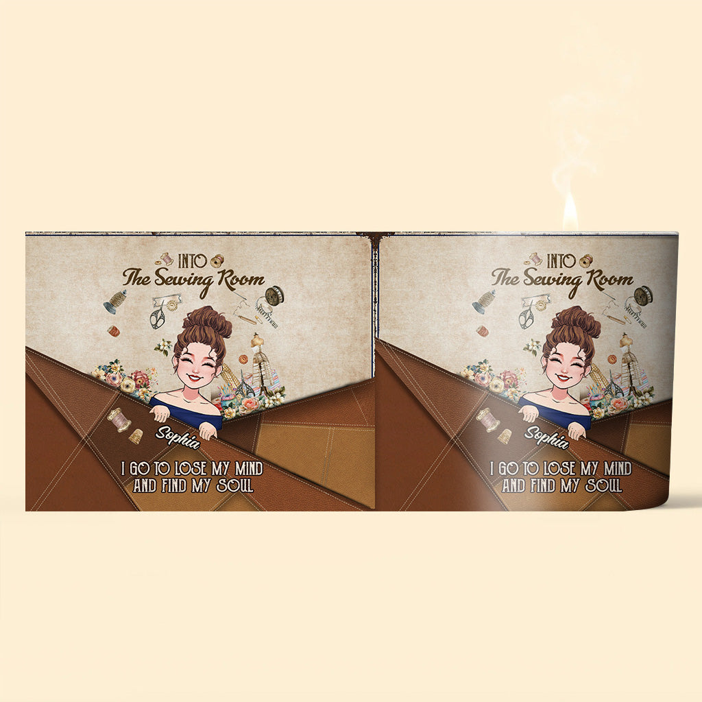 Und ab ins Nähzimmer! – Personalisierte Nähkerze mit Holzdeckel