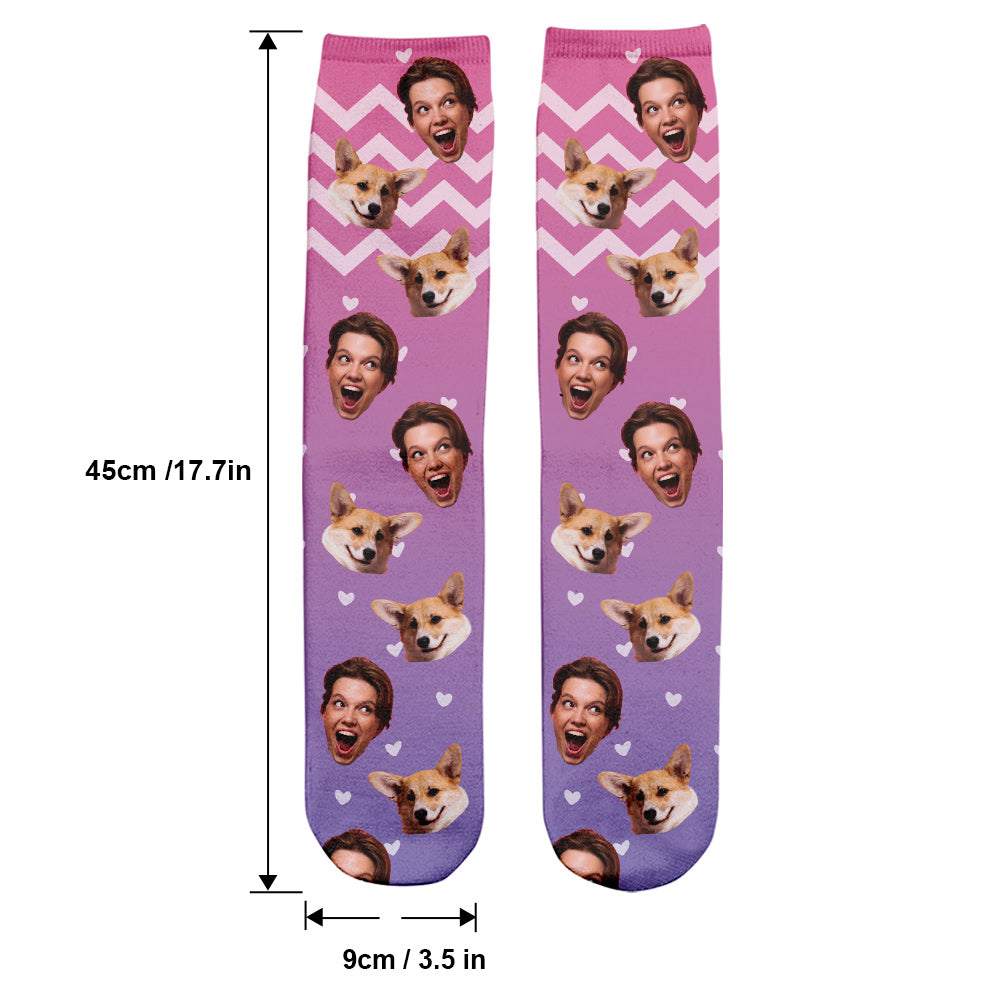 Individuelles lila Gesichtsmuster – personalisierte Hundesocken