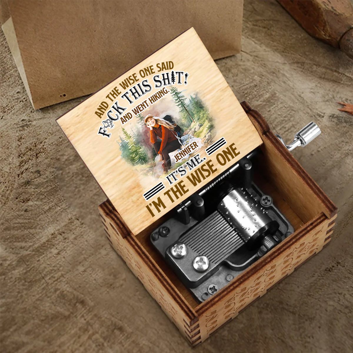 Und der Weise sprach – Personalisierte Wander-Spieluhr mit Handkurbel