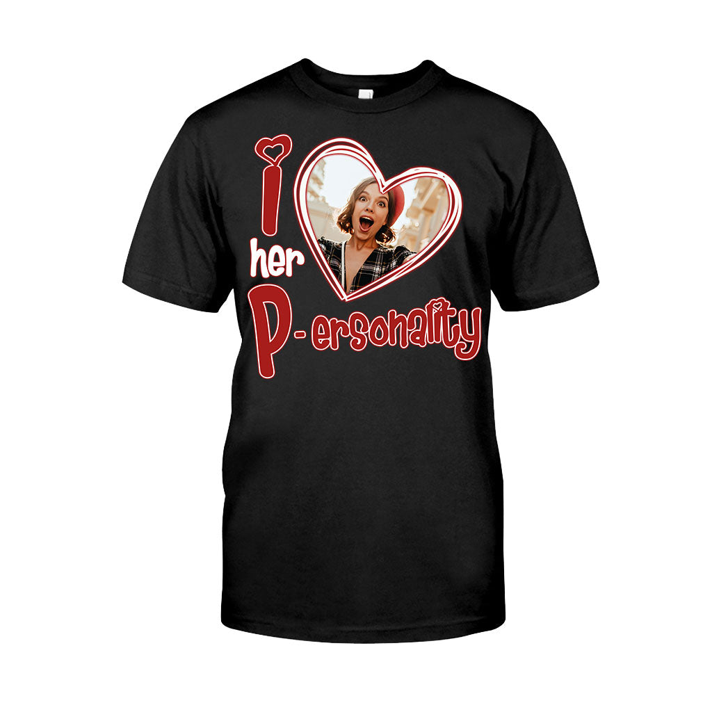 Ich liebe ihre Persönlichkeit, ich liebe seine Hingabe. Jeder Foto-Upload möglich – personalisiertes Partner-T-Shirt und Hoodie