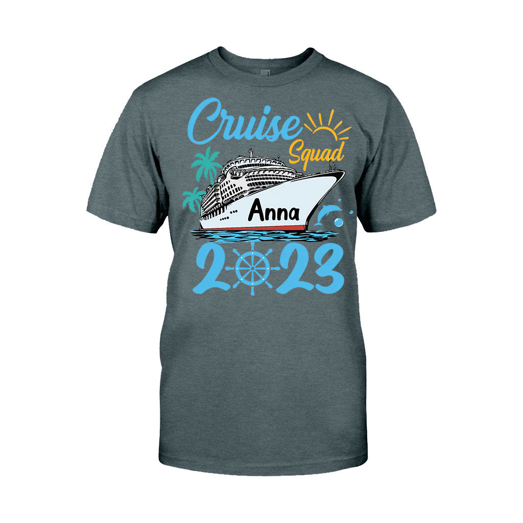 Cruising Squad – Personalisiertes T-Shirt und Hoodie für Kreuzfahrtbegeisterte