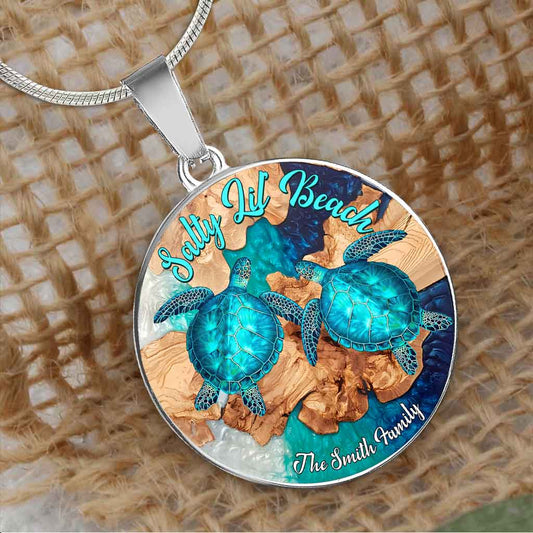 Salty Lil' Beach – Personalisierte Halskette mit rundem Schildkrötenanhänger